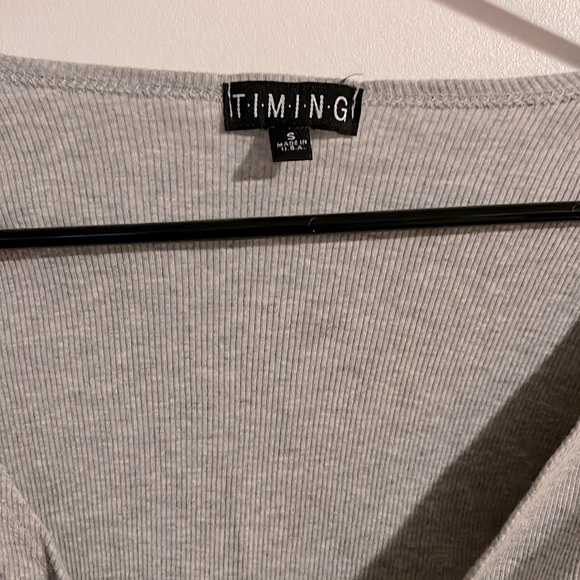 Timing grey crop top size small - Picture 2 of 4
